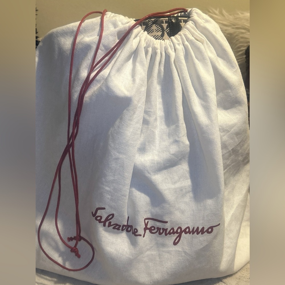 Salvatore Ferragamo Gancini Jacquard Mono Logo Canvas Bucket - Picture 14 of 14